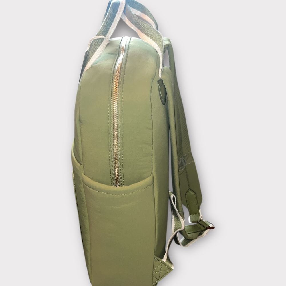 Universal Thread Backpack - Picture 3 of 4